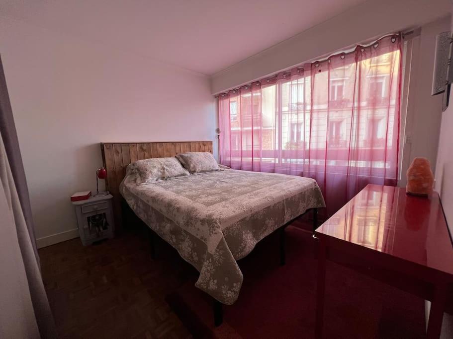 Grand Appartement Avec Balcon Et Parking Gratuit Sur Place Paris Exterior foto