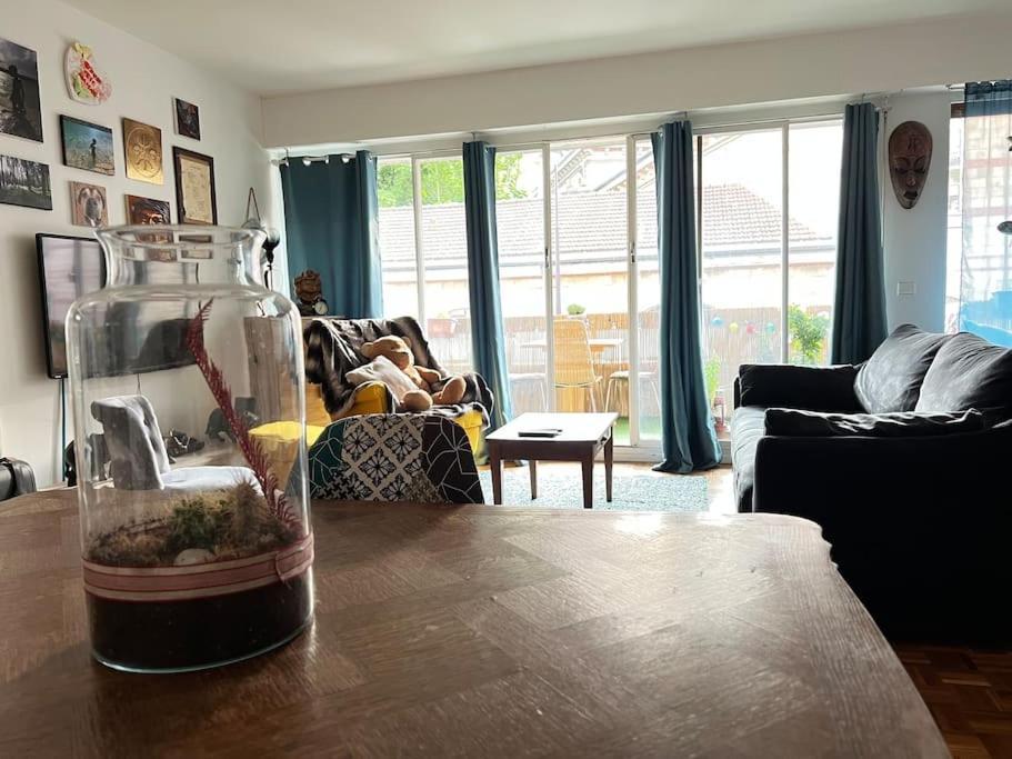 Grand Appartement Avec Balcon Et Parking Gratuit Sur Place Paris Exterior foto